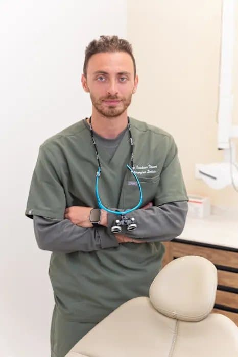 Portrait du Docteur Vincent Saadoun, chirurgien-dentiste
